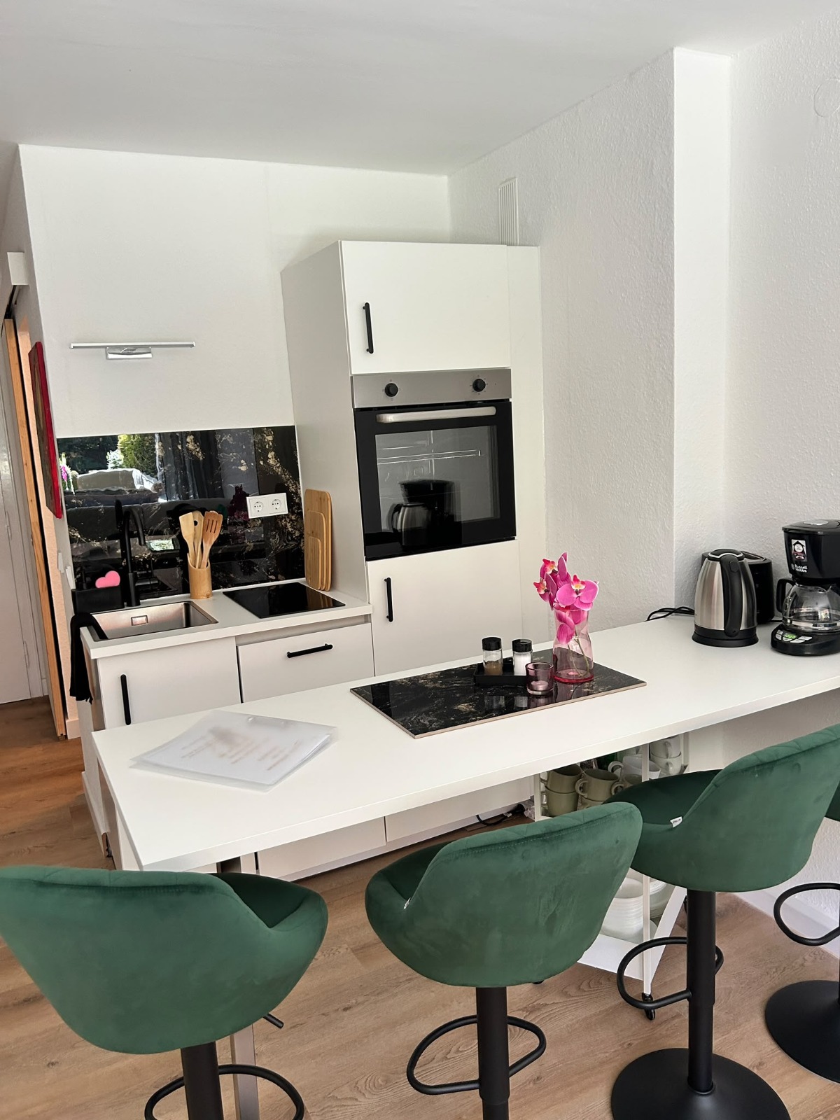 Renovierte Küche mit neuer Arbeitsplatte